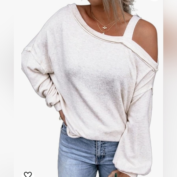 Tops - Cold Shoulder sz2XL white long sleeve top